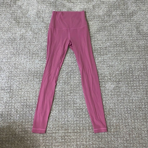 Lulu lemon// High rise// Size 4 - Picture 1 of 3